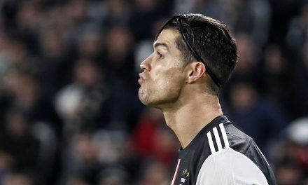 Gaya Bermain Ronaldo Yang Ikonik Di Dunia Sepak Bola