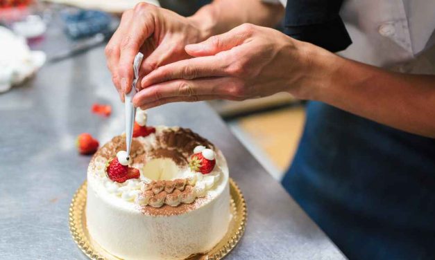 Cara Menghias Cake Agar Tampak Cantik Dan Profesional
