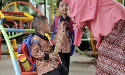 Cara Mengajarkan Kejujuran Kepada Anak Sejak Usia Dini
