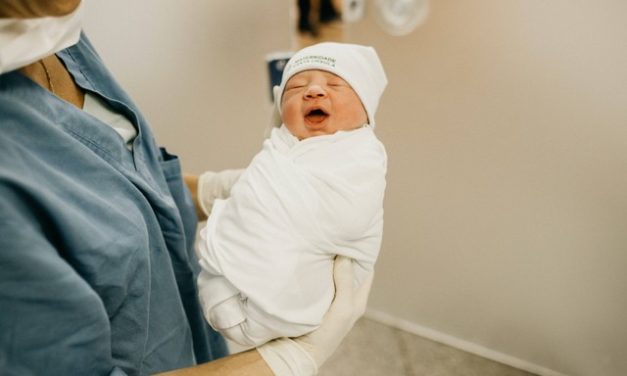 Tips Merawat Bayi Baru Lahir Agar Tumbuh Sehat