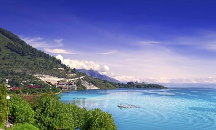 Menjelajahi Keindahan Alam Dan Budaya Di Tengah Danau Toba
