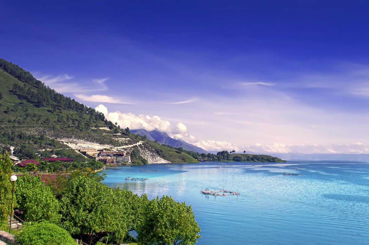 Menjelajahi Keindahan Alam Dan Budaya Di Tengah Danau Toba