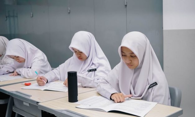Keterampilan Komunikasi: Bekal Penting Dalam Dunia Pendidikan