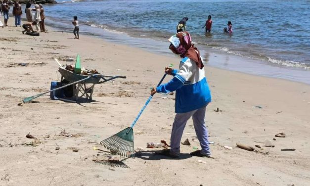 Menikmati Suasana Pesisir Dengan Tetap Menjaga Kebersihan