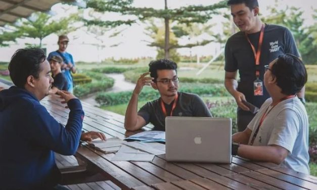 Keterampilan Komunikasi: Membangun Hubungan Yang Efektif